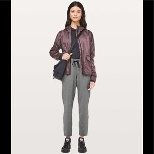 Lululemon On The Fly Pant *27" in Heathered Black